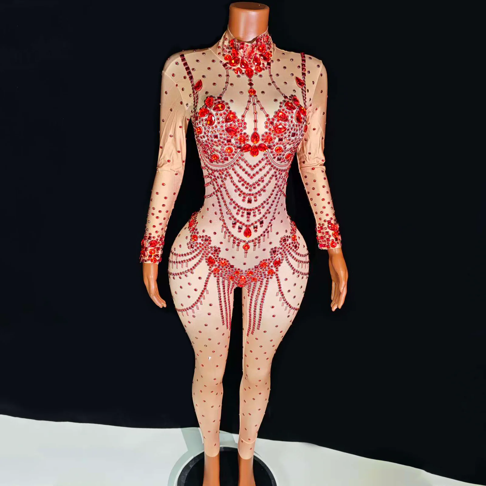 Lo stile nero è fuori magazzino, mentre lo stile rosso è in stock