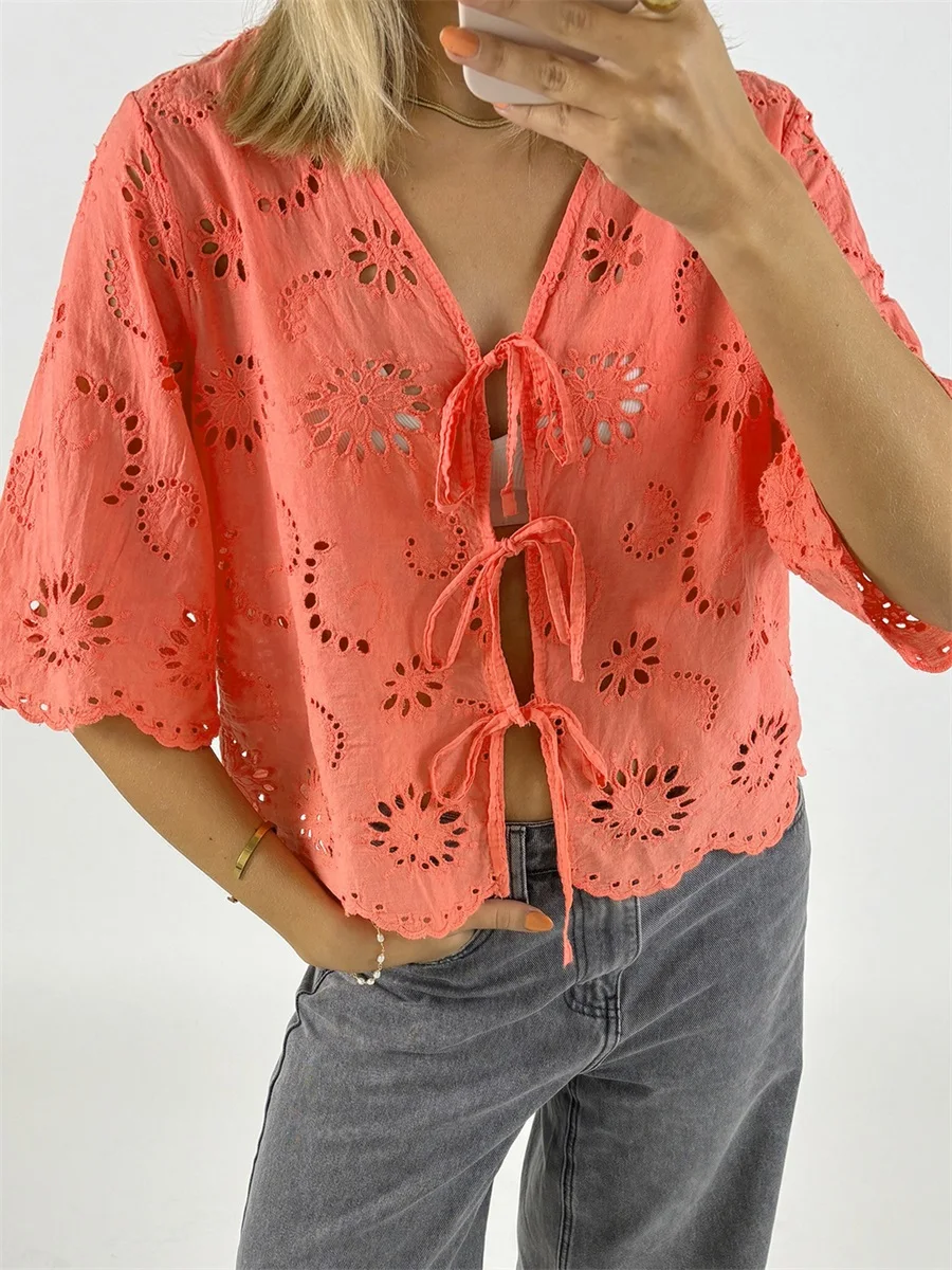 女性の半袖 V ネック中空アウトカジュアルブラウスネクタイフロントソリッドカラールーズフィット夏トップストリートファッション