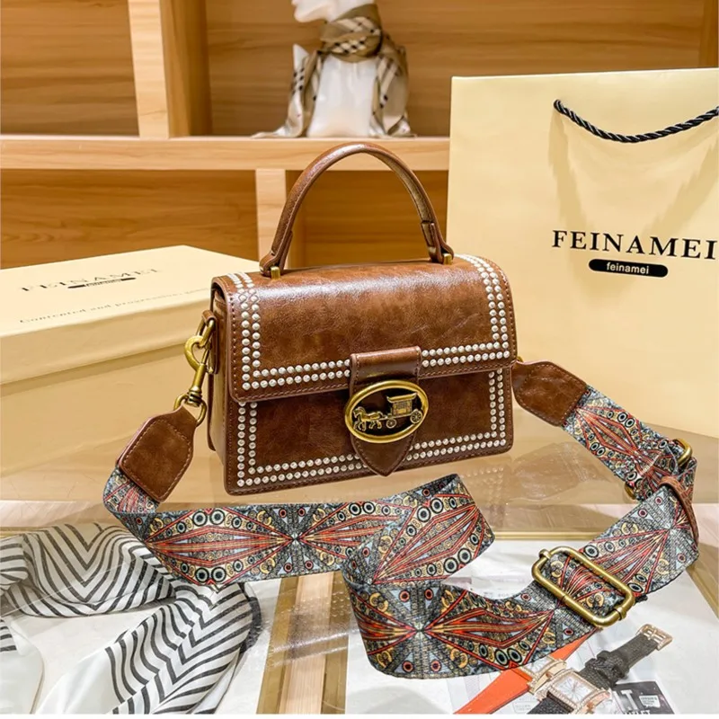 Brand women's handbag 2026 new retro shoulder bag, high-end designer carriage crossbody bag, fashionable and versatile