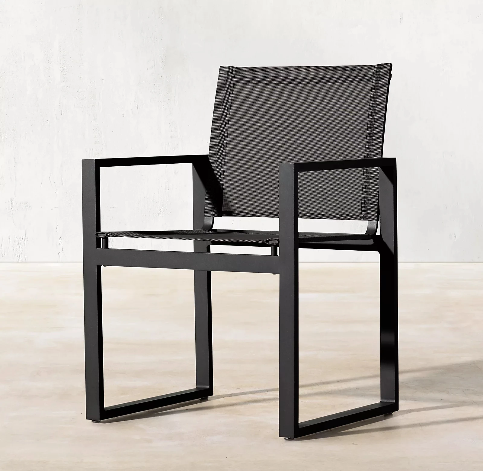 Armchair Elegant Aluminum Metal Outdoor Dining Table Chair Set Durable Iron Fabric Garden Furniture For Beach Hotel