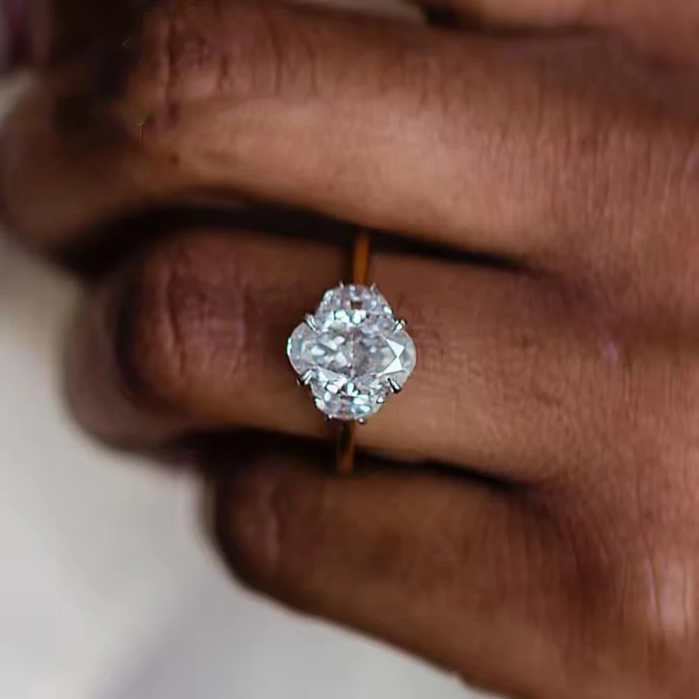 PuBang تألق 3EX VVS1 D اللون 4.5 CT مويسانيتي خاتم الخطوبة امرأة سحق الجليد البيضاوي 18 كيلو الذهب مع نصف أقمار لحفل الزفاف
