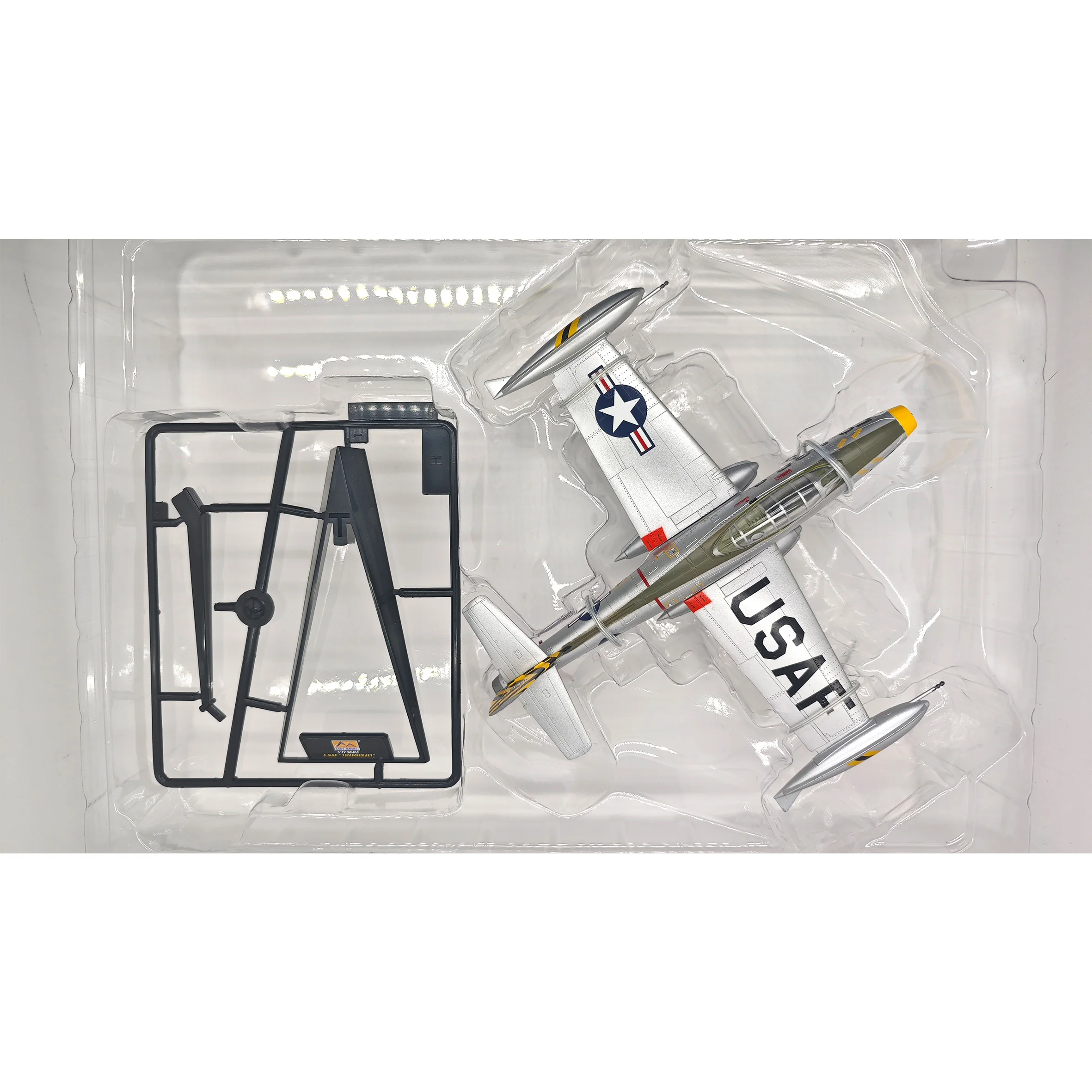 Spot 37106 1:72 US F-84E fighter model (FS-536-C) static finished model (out of print)