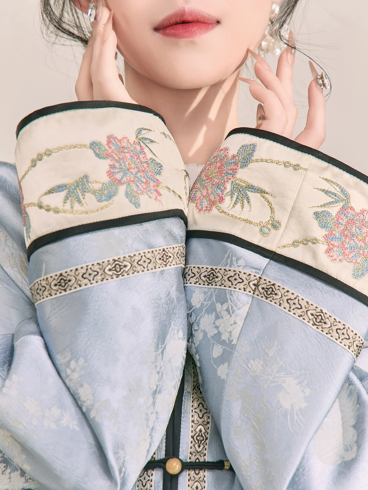 

Ele Blue Satin Spring Jaet with Embroidery Button up Closure Chinese Sle High Quali Women's ort Outerwear