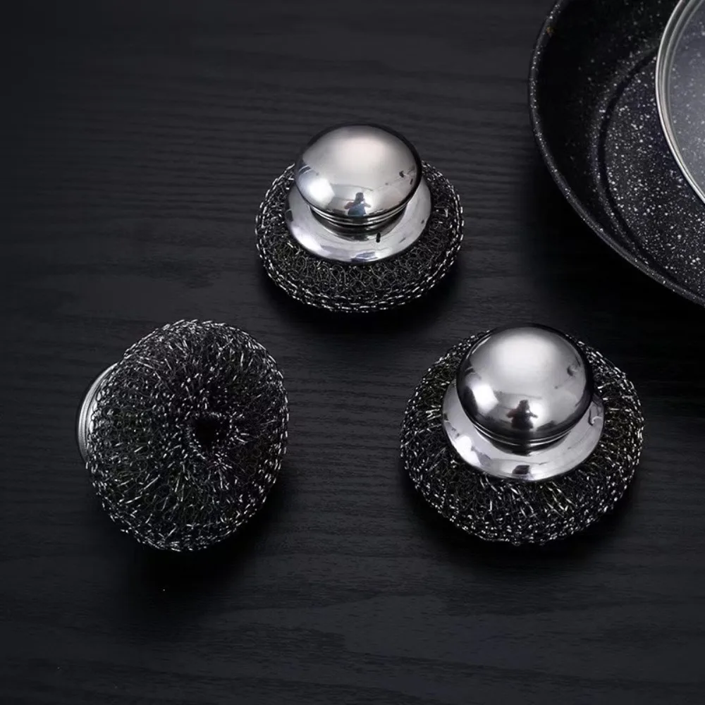 Brosse métallique pour le nettoyage et l'élimination de la rouille, idéale pour les coins domestiques et les taches tenaces