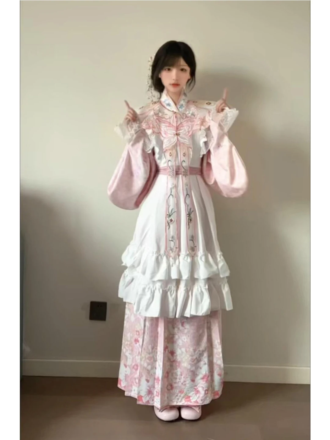 Pink Embroidered  Cloud Shoulder Hanfu Set with  Tailed Skirt And Pipa Sleeve Lolita Style Cute Female Clothing