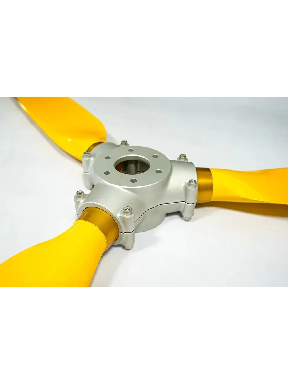 Original Factory Supply Engine Propeller High-Strength Carbon Fiber 68 Inch Aviation Propeller for Glider Drones