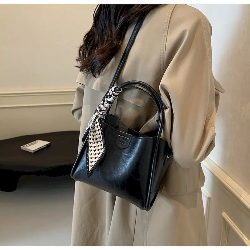 

Elegant Crossbody Bags for Women Solid Korean Style Versatile Handbags 2025 Spring Summer New Female High Quality Shoulder Bags