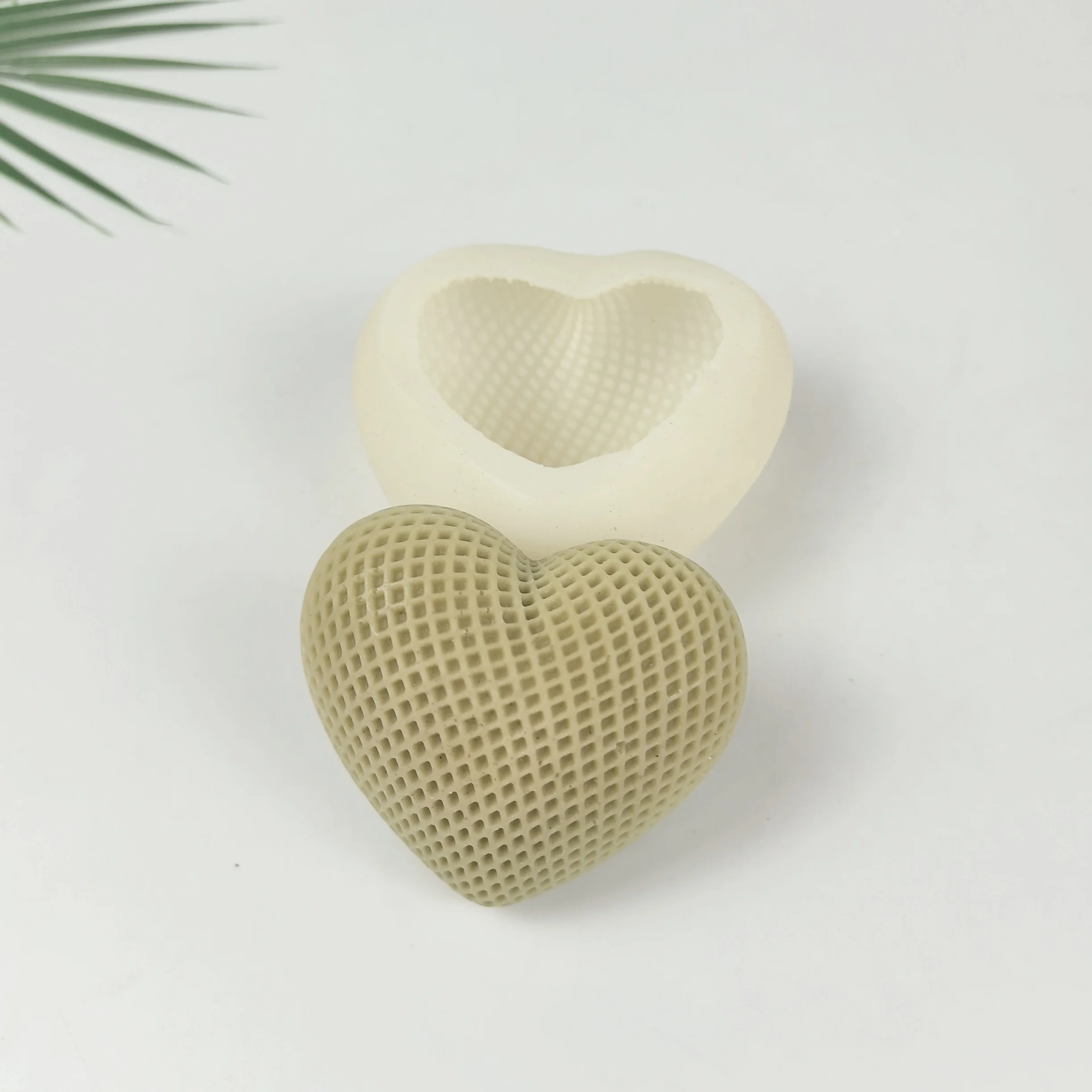 

3D Mesh Hear Silicone Fondant Mold Silica Gel DIY Chocolate Cake Decoration Baking Mold Small Food Grade Cameo Candy Mould Tools