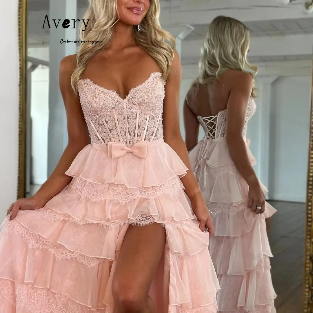 ชุดราตรีงานแต่งงานผู้หญิง Avery Custom Lace แบบพิมพ์ลาย ไหล่เฉียง ผ่าข้าง หรูหรา ปี 2025 ยาวสง่างาม สำหรับงานเลี้ยงตอนเย็น