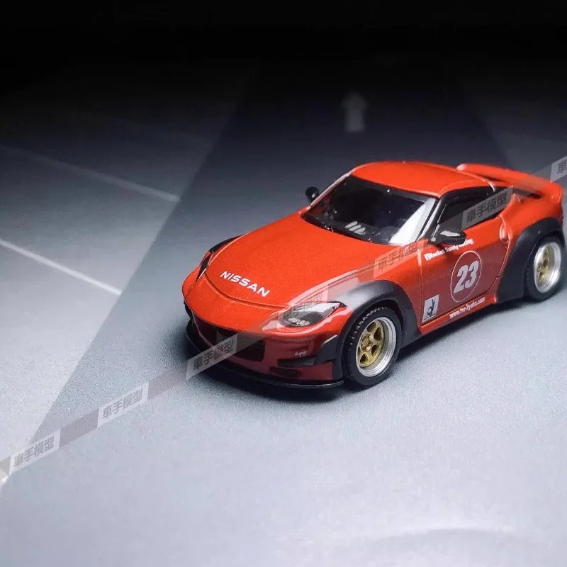 MINI GT 1:64 # 7622 Nissan Z Pandem model statyczny ze stopu czerwonego, kolekcja zabawek dekoracyjnych dla dzieci, na prezenty świąteczne dla dzieci