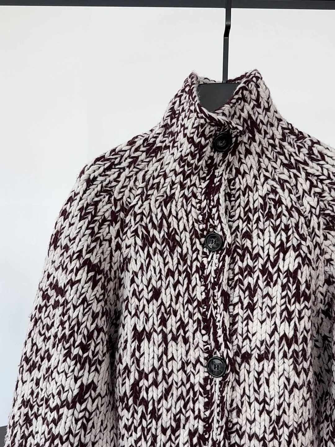 

Новое поступление осени/зимы, утолщенная шерстяная пряжа с цветочным принтом, массивный вязаный кардиган с воротником-стойкой и пуговицами, карманный вязаный кардиган с длинными рукавами для женщин