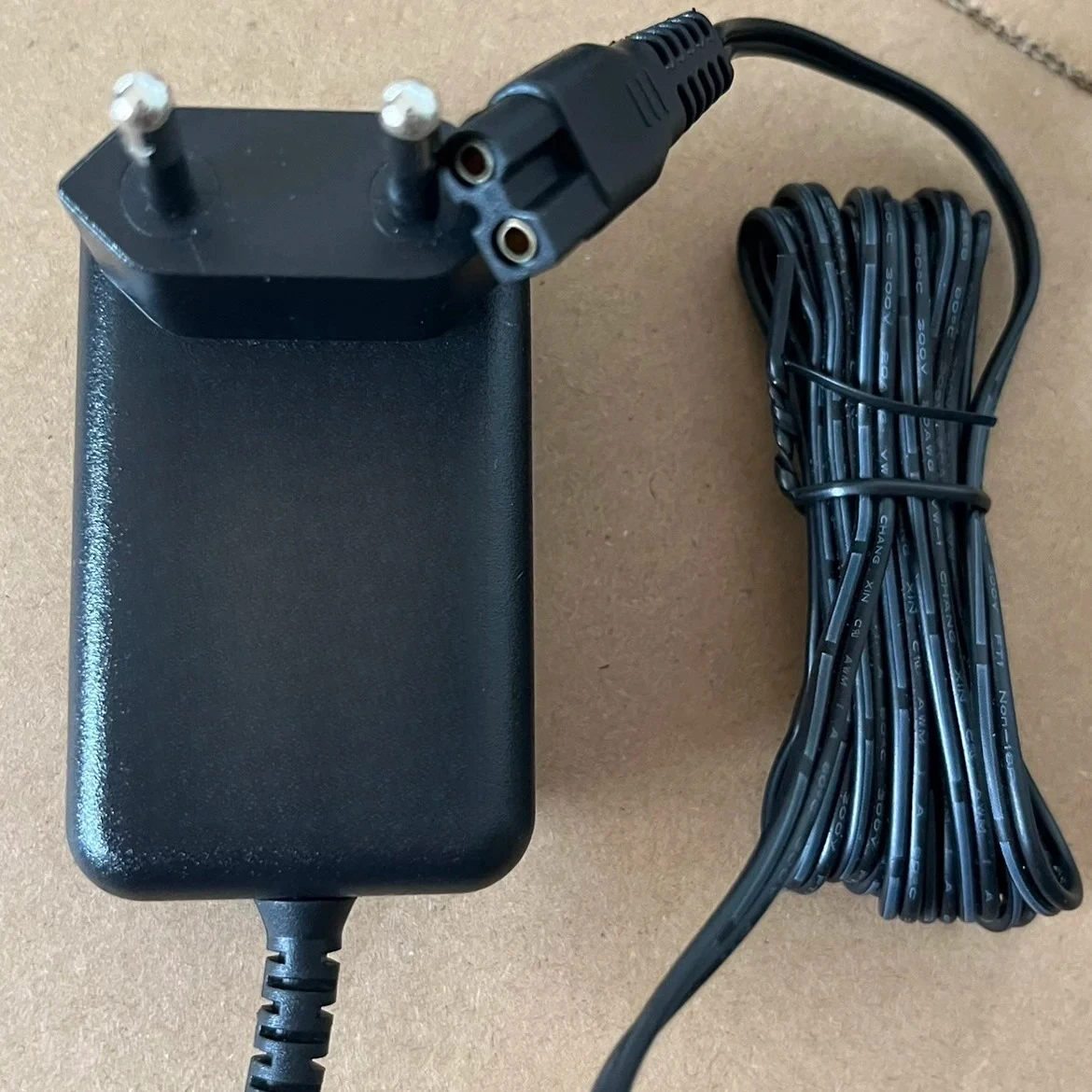 

21.4V 0.6A Charger ZD12D214060 For Vacuum Cleaner Replacement Parts