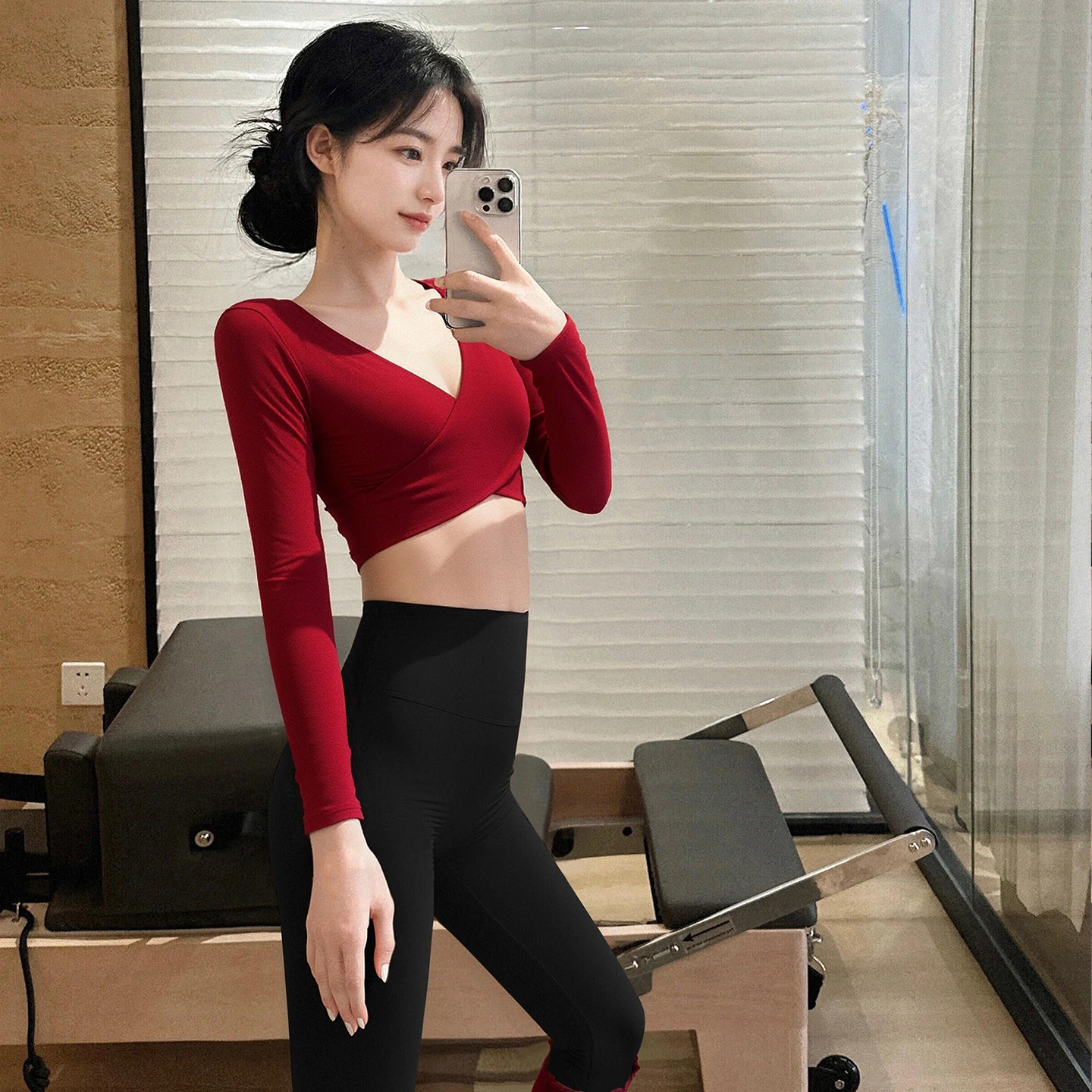 Damen Sexy V-Ausschnitt Langarm Yoga Sport T-Shirt Rückenfreies Schlankmachendes Gepolstertes Pilates-Oberteil Kurzes Sport-Top für Fitness-Shirt – Detail 11