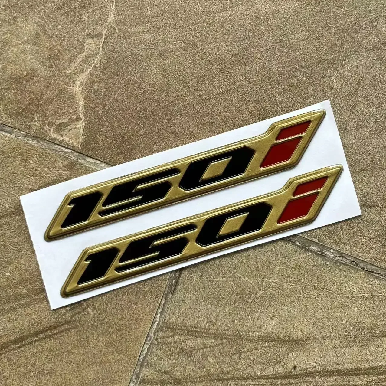 125i 150i Motocyklowe naklejki 3D Naklejka Złote i srebrne logo Emblemat zbiornika Naklejka Aplikacja do Hondy CLICK125i 150i Wodoodporna