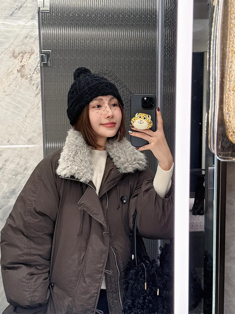 

Женская модная свободная куртка из гусиного пуха Tang Youyou средней длины с воротником из перьев и поясом на талии, новая модель