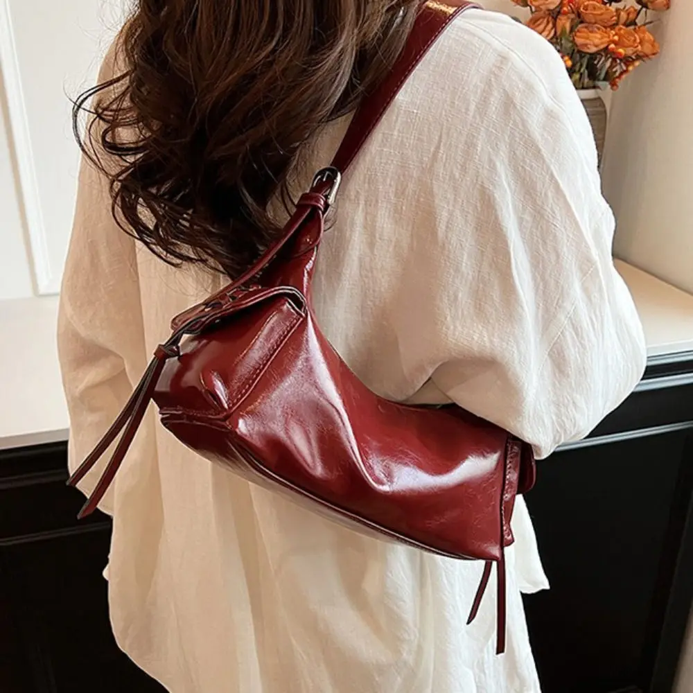 مزاجه عادية الشرير حقيبة تحت الإبط سعة كبيرة الرجعية وسادة حقيبة يد جيب مزدوج الحد الأدنى Y2K الإبط حقيبة المرأة