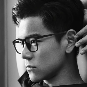 Yimaruili Ultra Leichtes Herrenmodbrille komfortable quadratische reine Titan Optische Rezept Great Brille HR3068 9 Hauptverkäufe männlicher Gradrahmen Titanio - №2