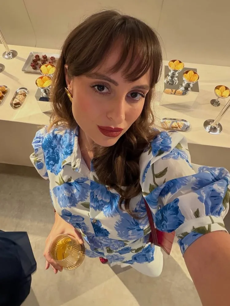 

Women Summer New Fashion Lapel Single Breasted Blue Printed Poplin Shirt Female High Street Casual Resort Short Sleeve Shirt