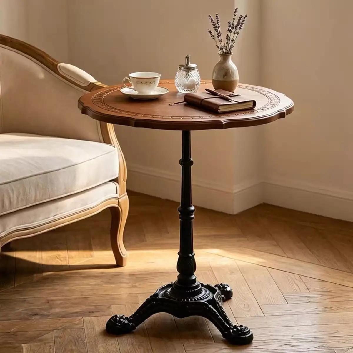 #Vintage Round Wood Side Table, American Style Carved Accent Table for Living Room