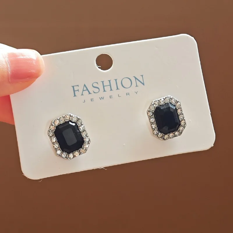 Elegant Black Geometry Stud Earrings for Women Rhinestones Acrylic Square Earrings Party Classic Design Trendy Jewelry Girl Gift
