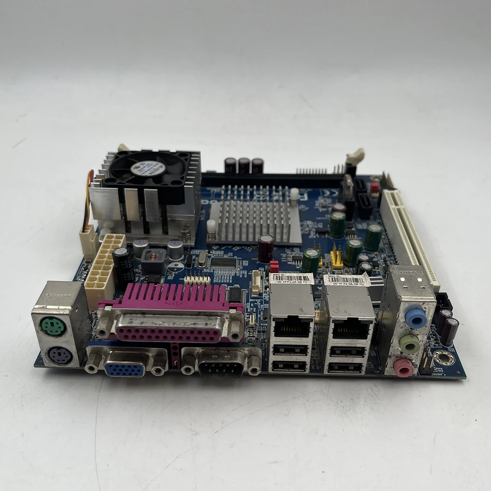 

VB7009 Mini-ITX, встраиваемый, с двумя гигабитными сетевыми портами, двухъядерный, DDR3