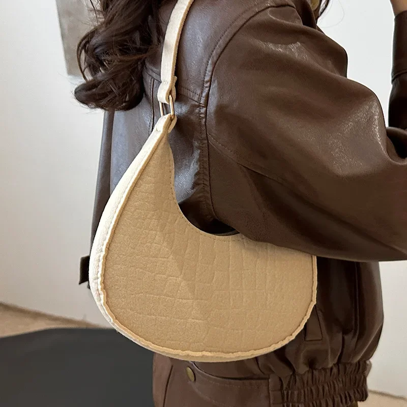 

2025 Luxury Niche Women's Underarm BagDesigner Singleshoulder Handbag, Minimalist Leather Clutch for Party, Work and Streetwear