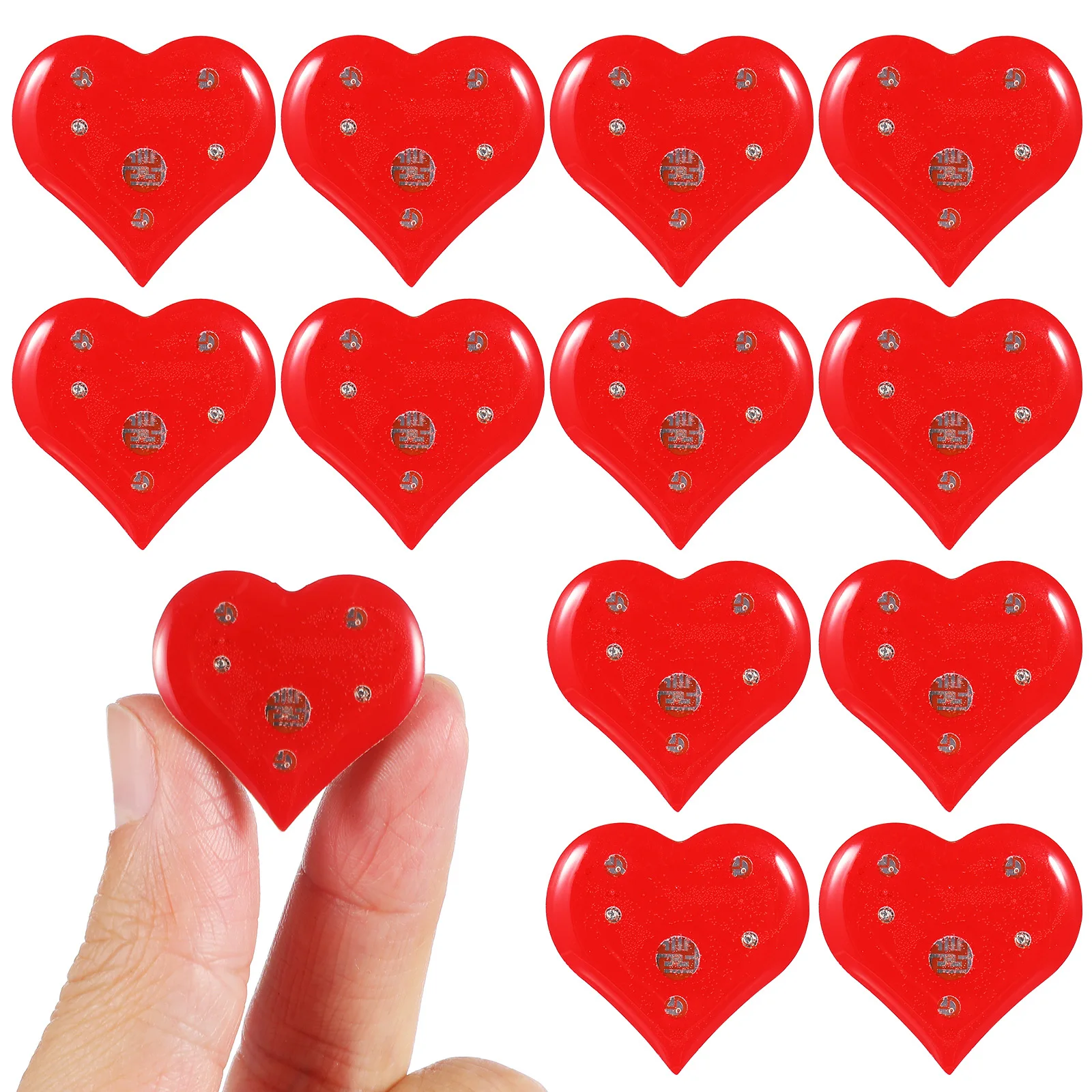 

Heart Lapel Pins 20pcs Glow in the Dark Brooch Set for Valentine's Day Gift Trendy Breastpin Accessories
