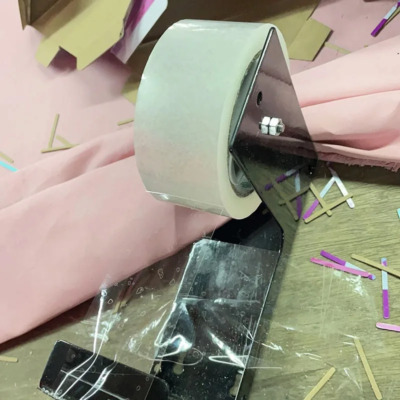 Heavy‑duty desktop adhesive tape cutting station with 6cm broad base for warehouse carton‑sealing tasks