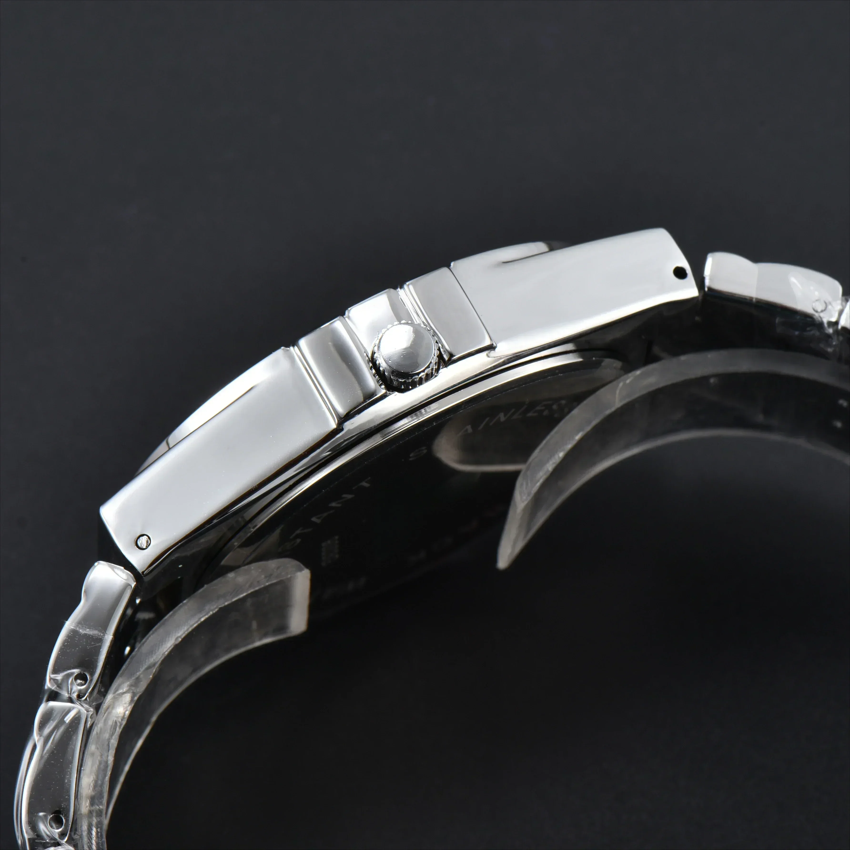 2025年高級ブランドファッションビジネスカジュアルスポーツ多機能クロノグラフ人気メンズ非機械式クォーツ腕時計