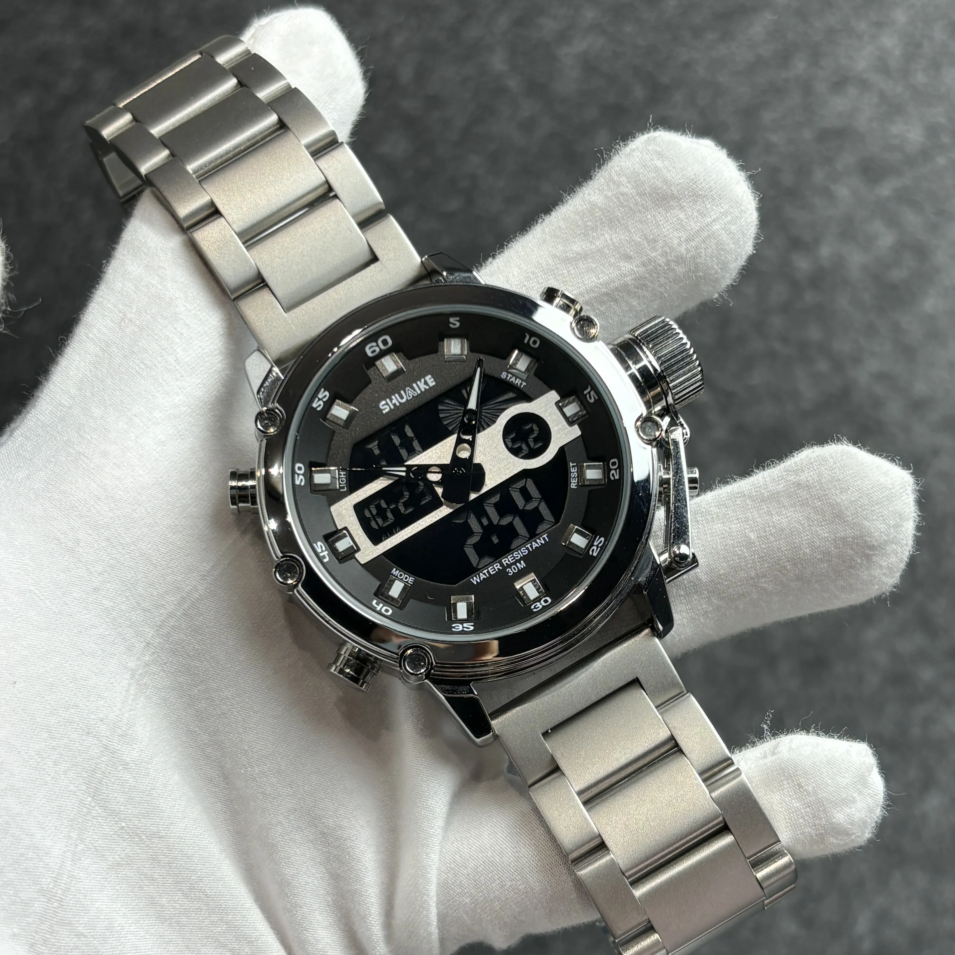 Orologi da uomo d'affari Orologi in lega da uomo di moda di lusso Orologi impermeabili multifunzionali Orologi digitali al quarzo con doppio display