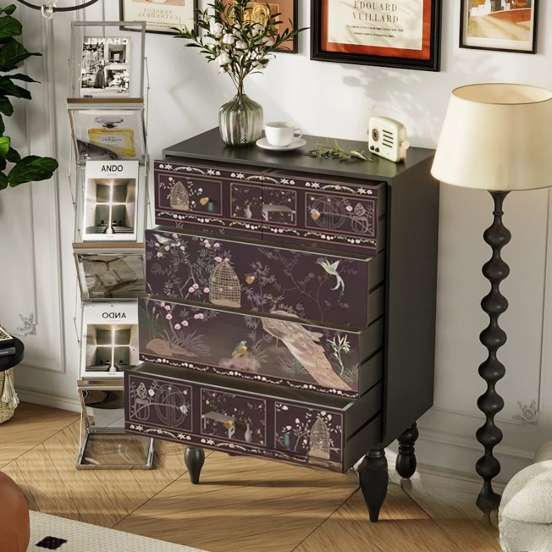 Armadietto decorativo dipinto medievale Stampa retrò cinese fissa, cassettiera per camera da letto in legno massello contro il muro