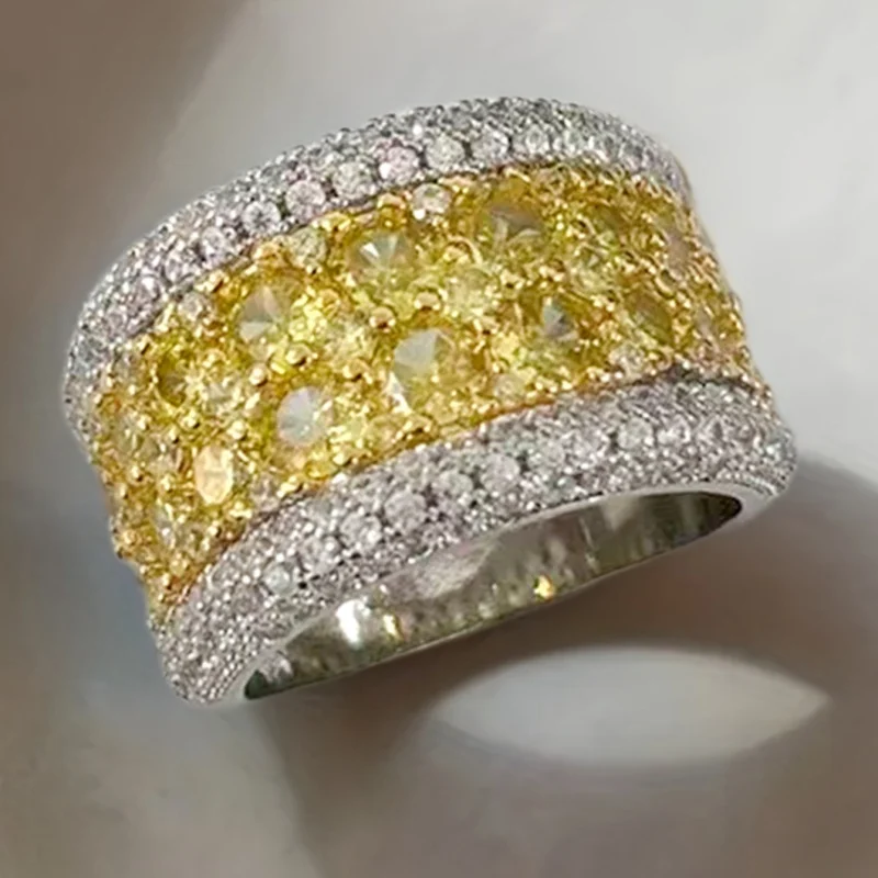 Huitan Damen-Ring in zwei Farben, schlichter Stil, eingelegt mit glänzendem gelbem Zirkonia, modisch, für Hochzeit, Party, vielseitiges Zubehör, Schmuck – Detail 2