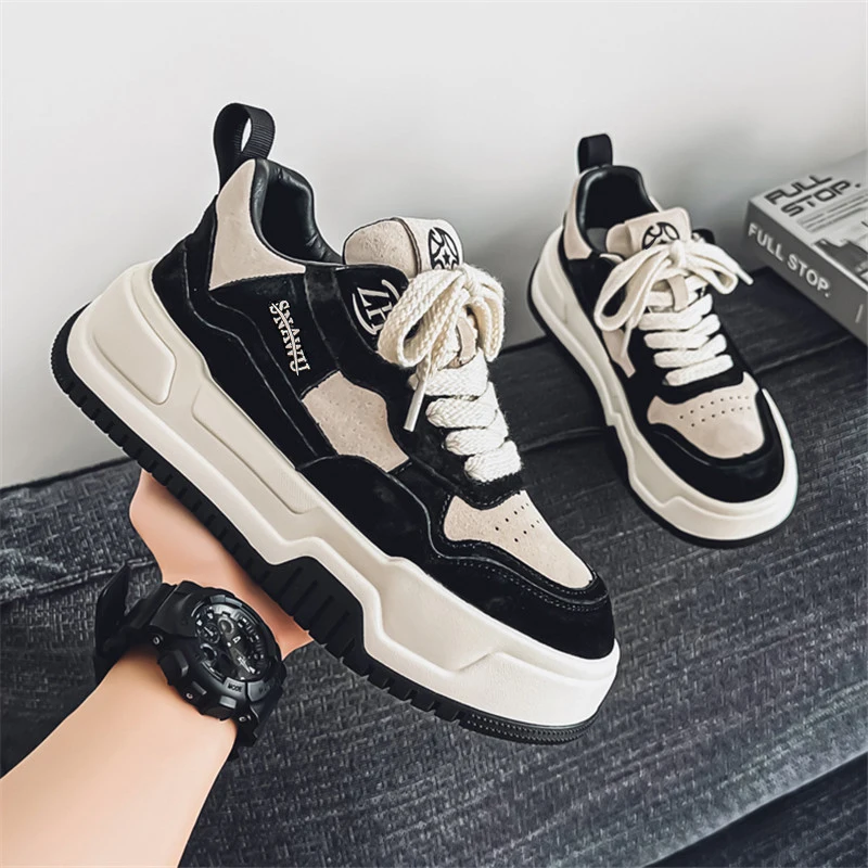 2025 حذاء قماش رجالي موضة أحذية رياضية مريحة الشقق في الهواء الطلق الذكور أحذية رياضية تنفس الربيع الصيف أحذية رياضية عالي الكعب