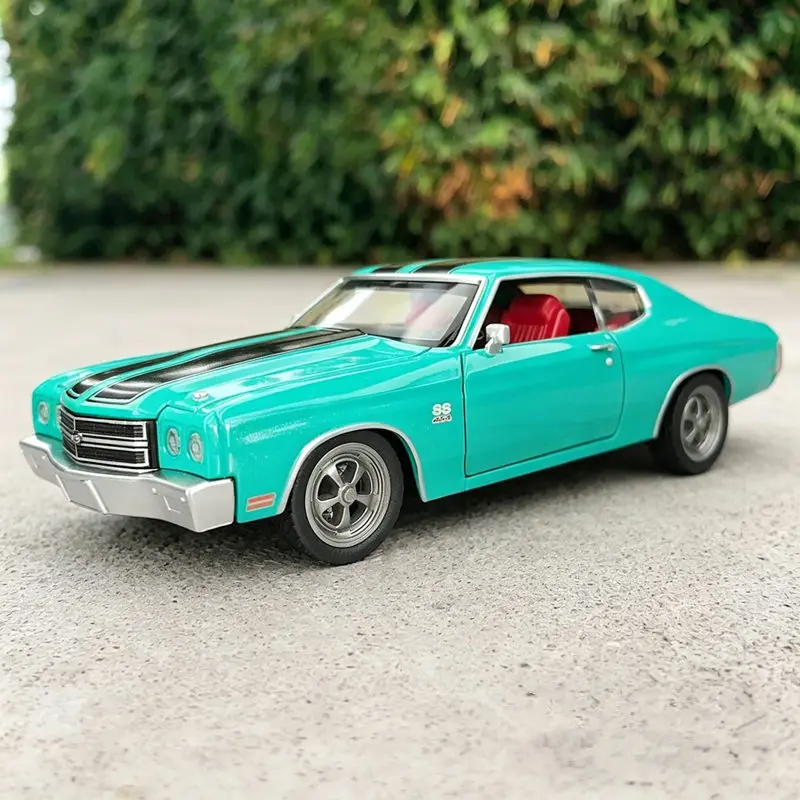 

Масштабная модель автомобиля Chevrolet Chevelle SS 454 1970 (1:24) из сплава, металлическая, имитация гоночного автомобиля, игрушка для детей, подарок