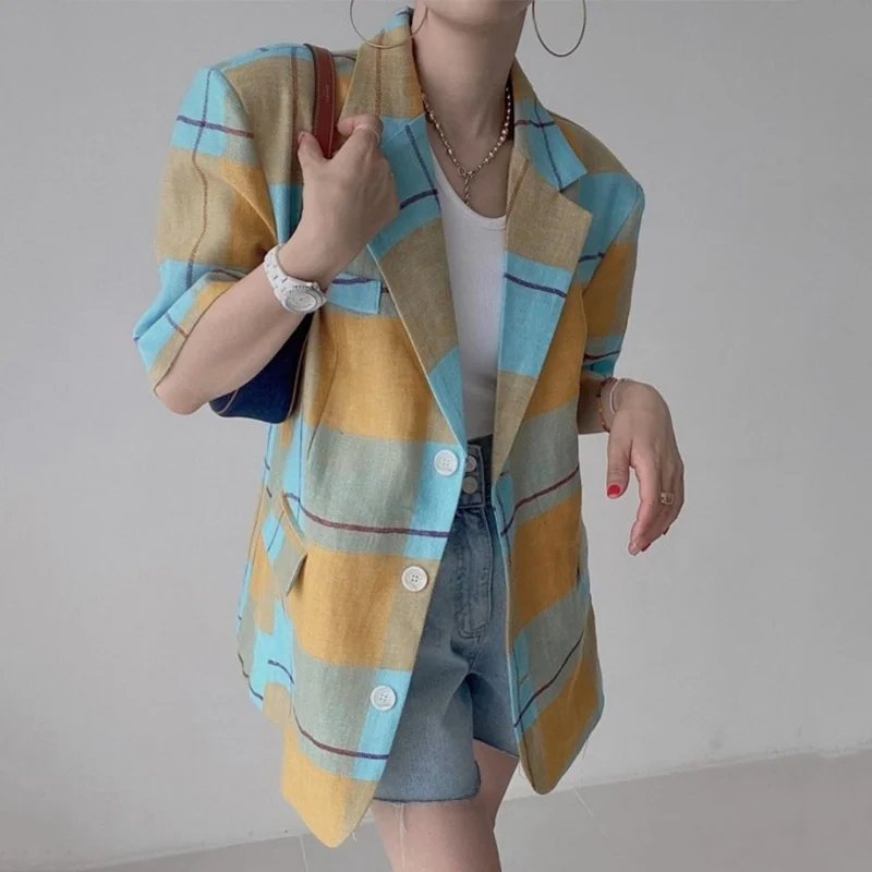 Elegancki letni, vintage'owy, uniwersalny, luźny garnitur w kratę, damska moda, casualowy, zapinany na guziki, krótki rękaw, odzież wierzchnia.