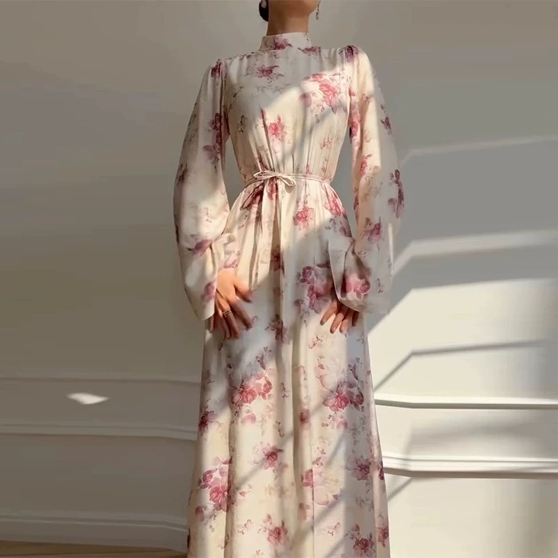 เดรสยาวพิมพ์ลายดอกไม้สไตล์โบฮีเมียนทรงหลวม แขนยาว แฟชั่นฤดูใบไม้ร่วง คอปกสูงครึ่งตัว เหมาะสำหรับวันพักผ่อน