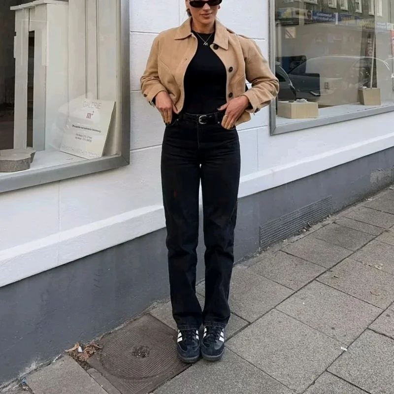 سترة جلدية قصيرة نسائية جديدة للخريف بأكمام طويلة وياقة وأزرار مزينة، أنيقة بأسلوب عملي وفضفاضة مصنوعة من ألياف البوليستر