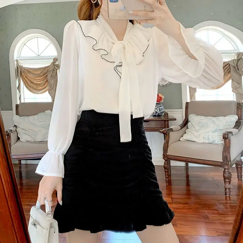 New Women's V-neck Long Sleeved Chiffon Shirt with Versatile Flared Sleeves Korean Style Design Niche Top to Cover the Stomach