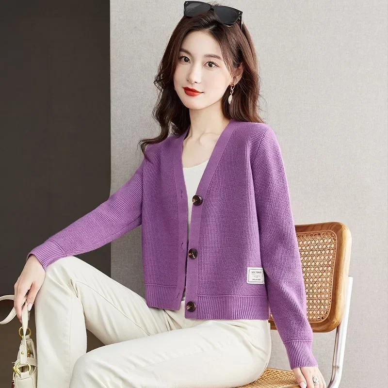 

Autumn New Tops V-neck Long-sleeved Cardigan Women's Short Loose Fashionable Tops for Small People Versatile Coats