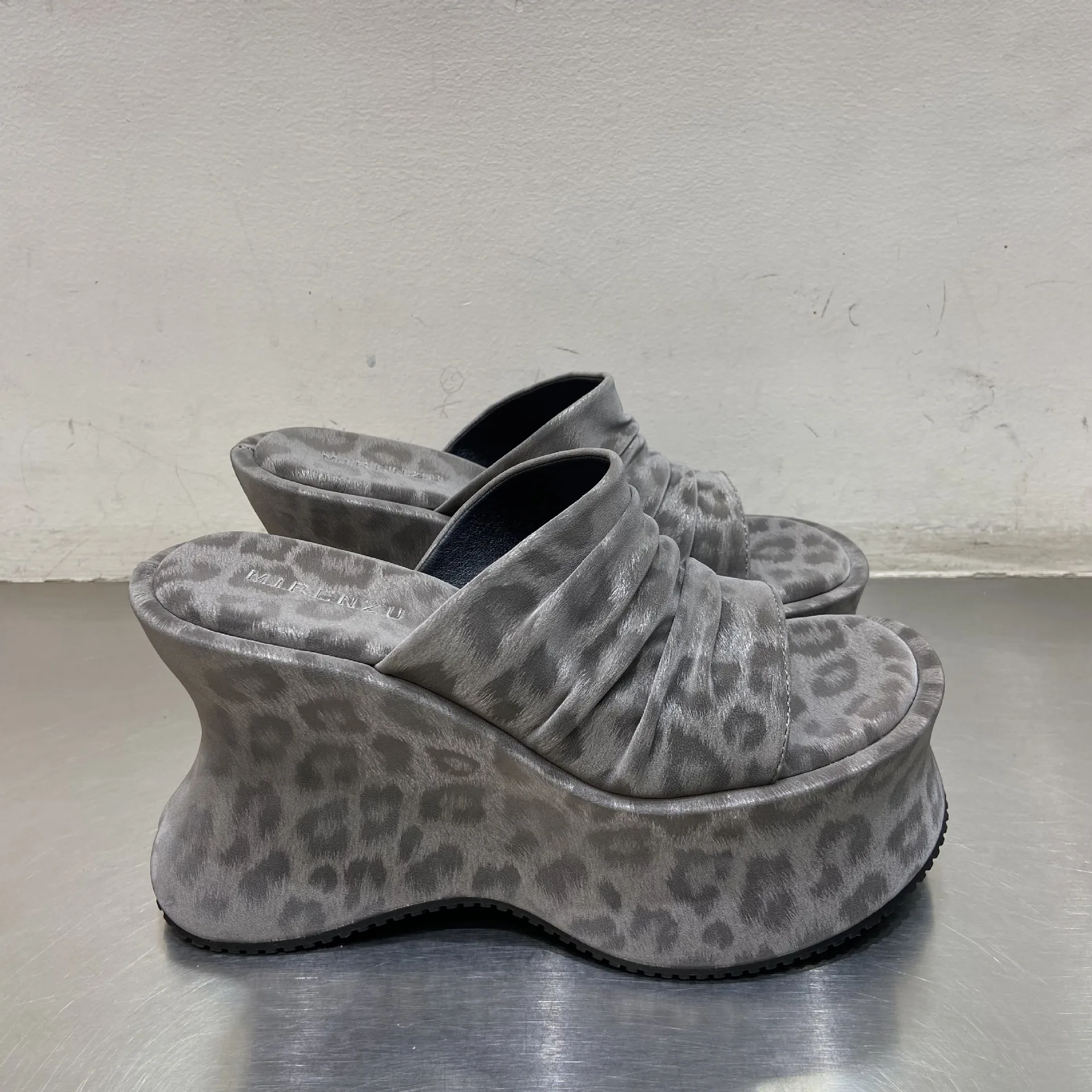 

Women's Folded Leopard Print Platform Slides Thick Bottom Sandals Slip-On Summer Flats Silk Upper Cross-Border Shoes