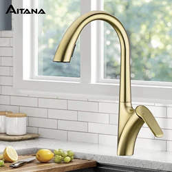 Luxury brushed gold brass kitchen faucet with pull-out design, 2-function single handle cold and hot dual control sink Tap