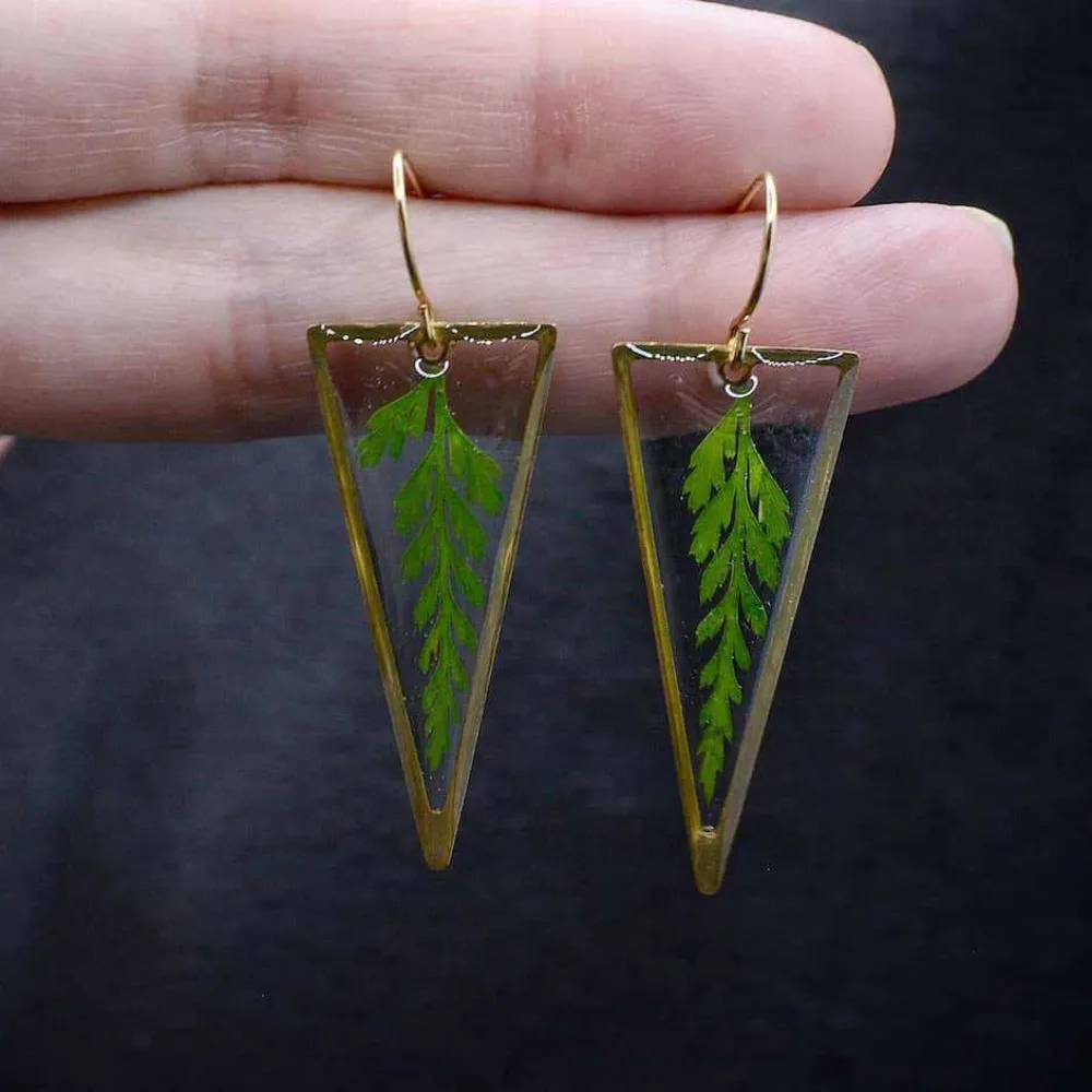 Tempérament créatif géométrique triangulaire résine époxy feuilles résine plante fleurs éternelles boucles d'oreilles pour femmes bijoux