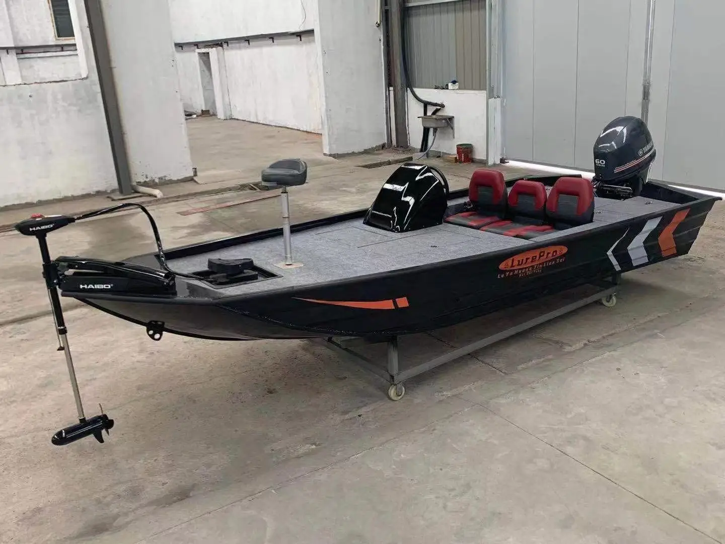 Factory Wholesale Bass Fishing Lure Boats Aluminum Water Play Equipment With Engine For Sale
