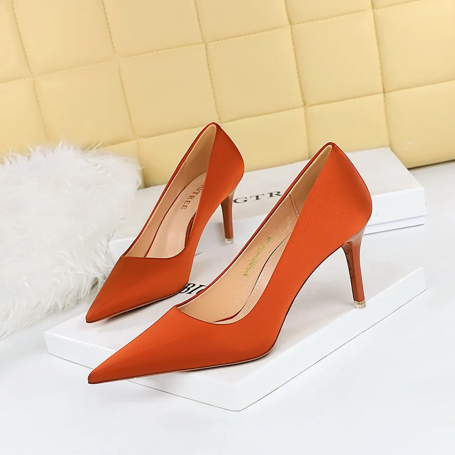 

Women Pumps Korean Fashion Simple Versatile Shoes Thin High Heel Shallow Mouth Pointed Silk Satin Women's Singles туфли женские