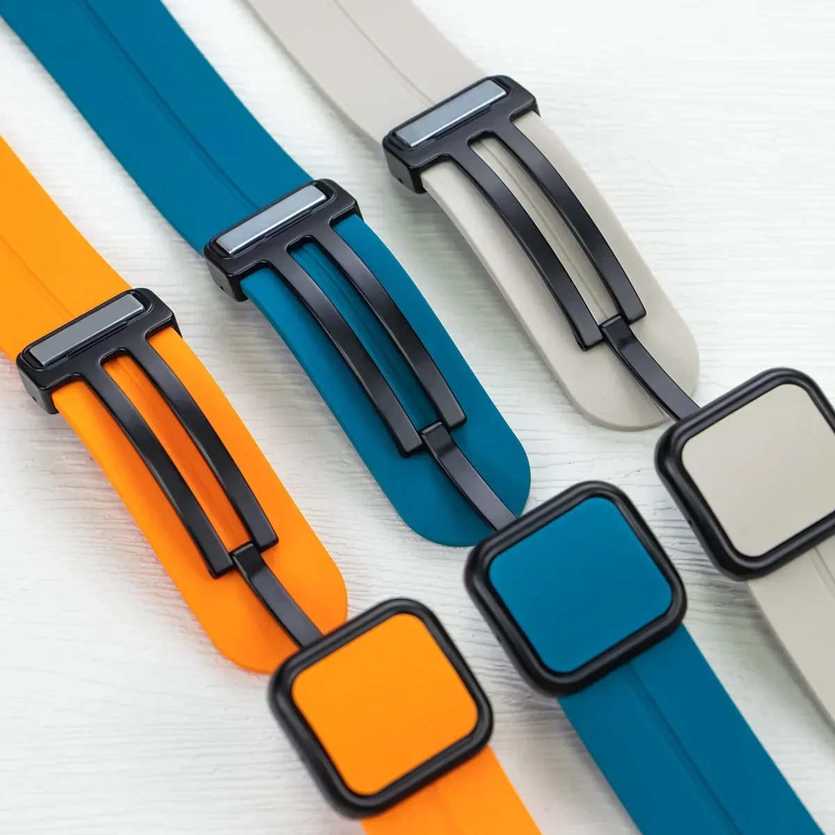 Silicone Strap for Fitbit Versa 4 3 2 1 Versa Lite Magnetic Buckle soft Sport Watch band for fitbit sense/sense 2 Bracelet