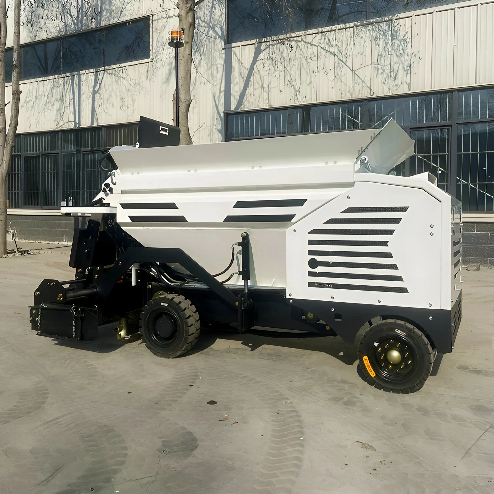Good Condition Small Asphalt Concrete Paver Machine Road Construction Machine With High Durability Max Paving Width 1.4M