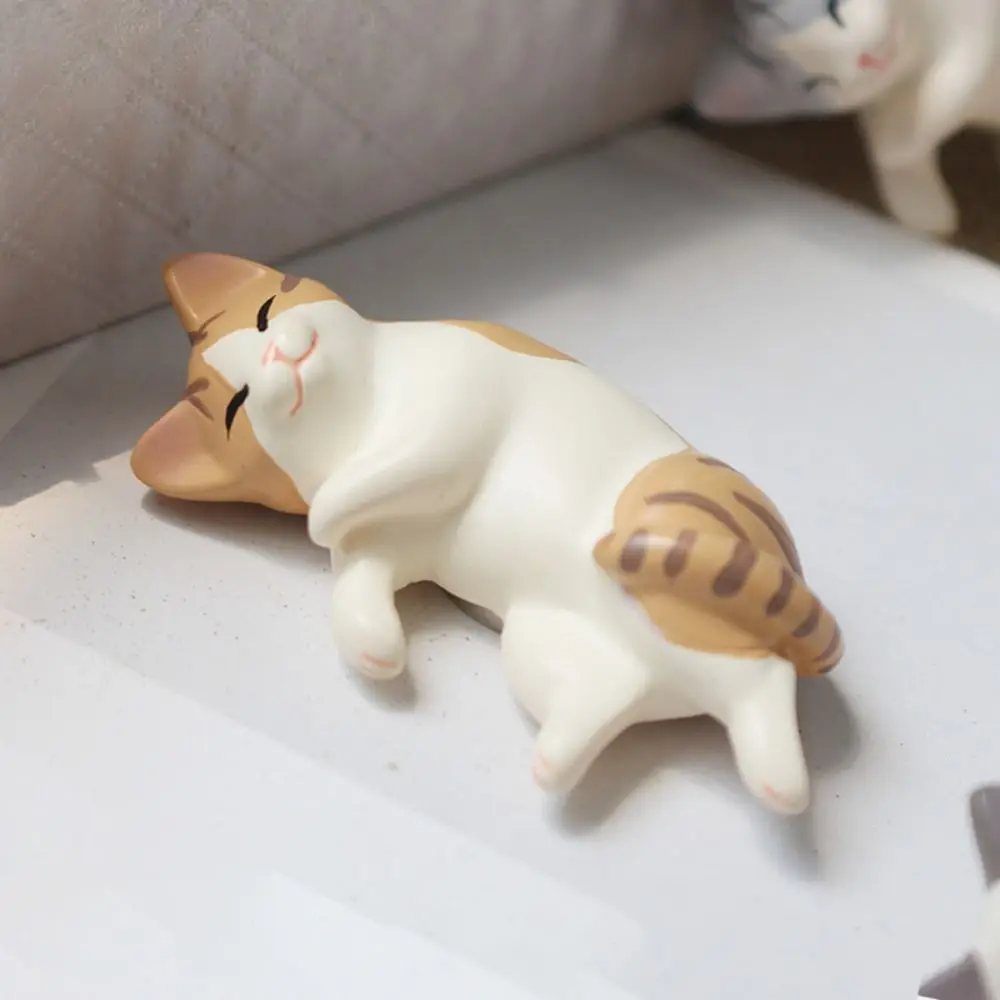 Cute Simulated Cat Fridge Ornaments Simulation Handicraft Cat Resin Accessories Sleep Cat Resin Lazy Cat Miniatures Cupboard