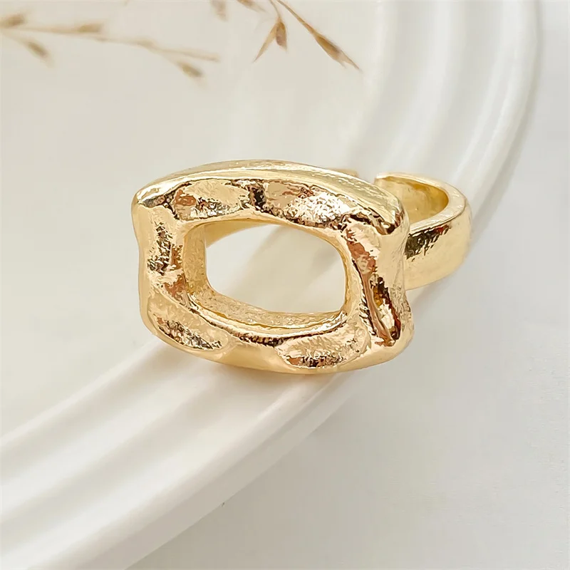 1PCS Vintage Unique Circle Motif Ring Melted Texture Detail For Women Gold Color Texture Temperament Jewelry Gift