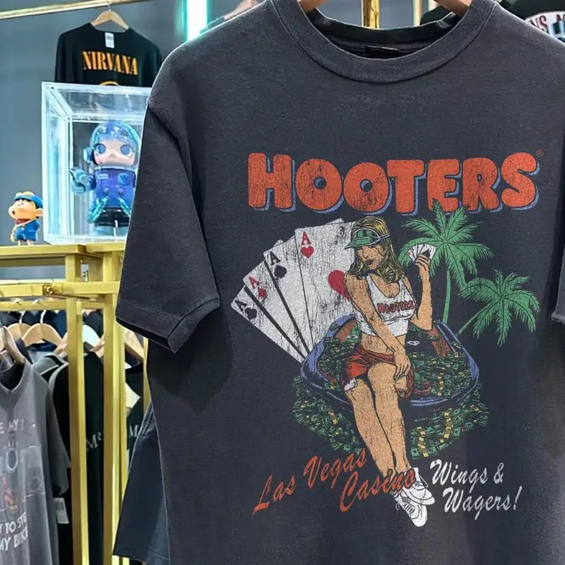 

Редкая черная футболка Hooter «Wings And Wagers» в Лас-Вегасе