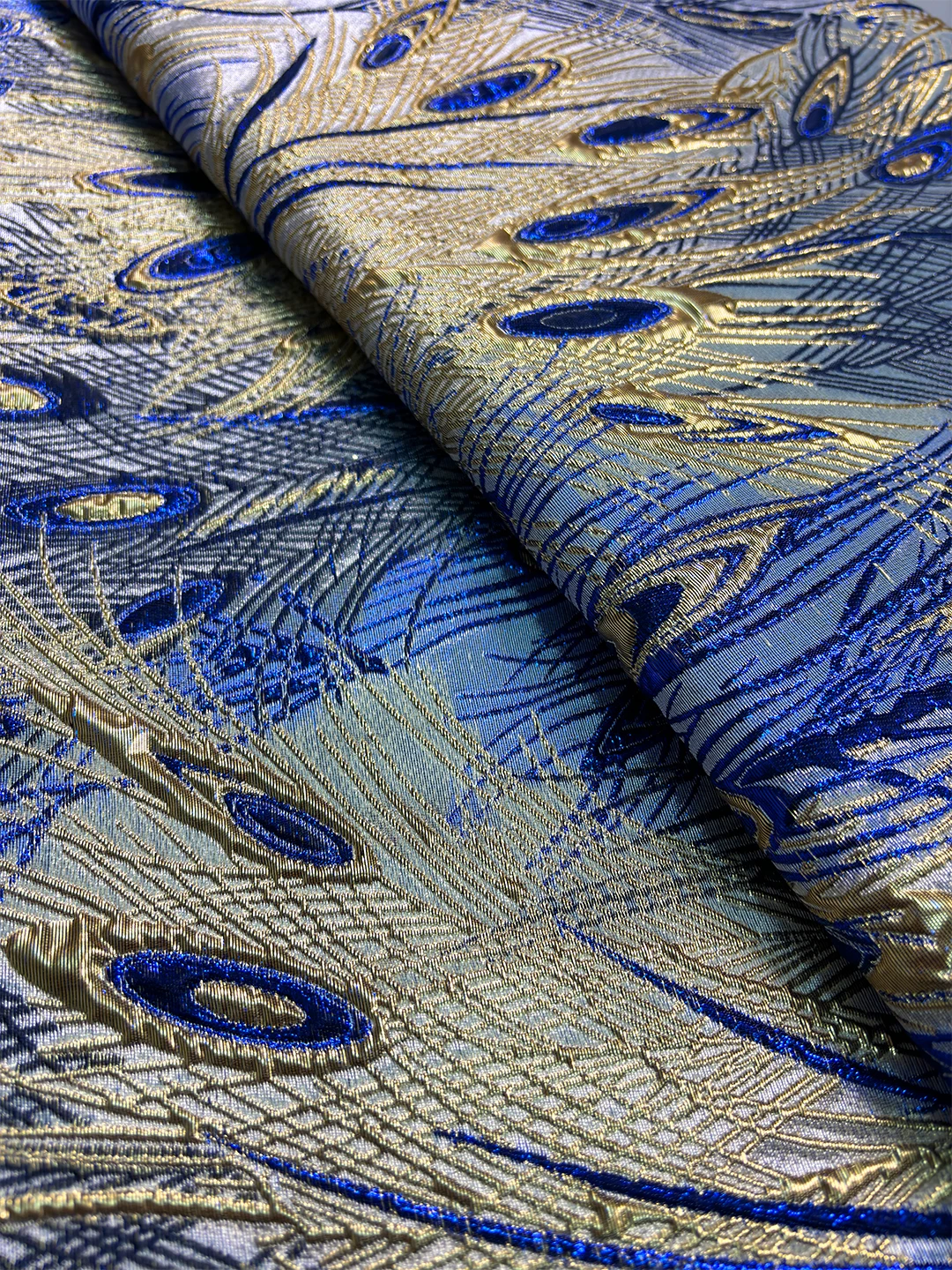 

2026 Luxury Nigerian Brocade Lace Fabric 5 Yards French African Gilding Jacquard Lace Fabric for Women Party Dresses Sewing